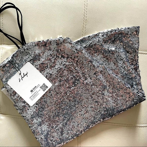 Silver Sequined Flowing Tank- Size M - Picture 1 of 3